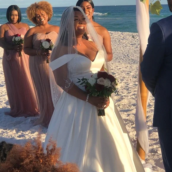 David's Bridal White Wedding Dress